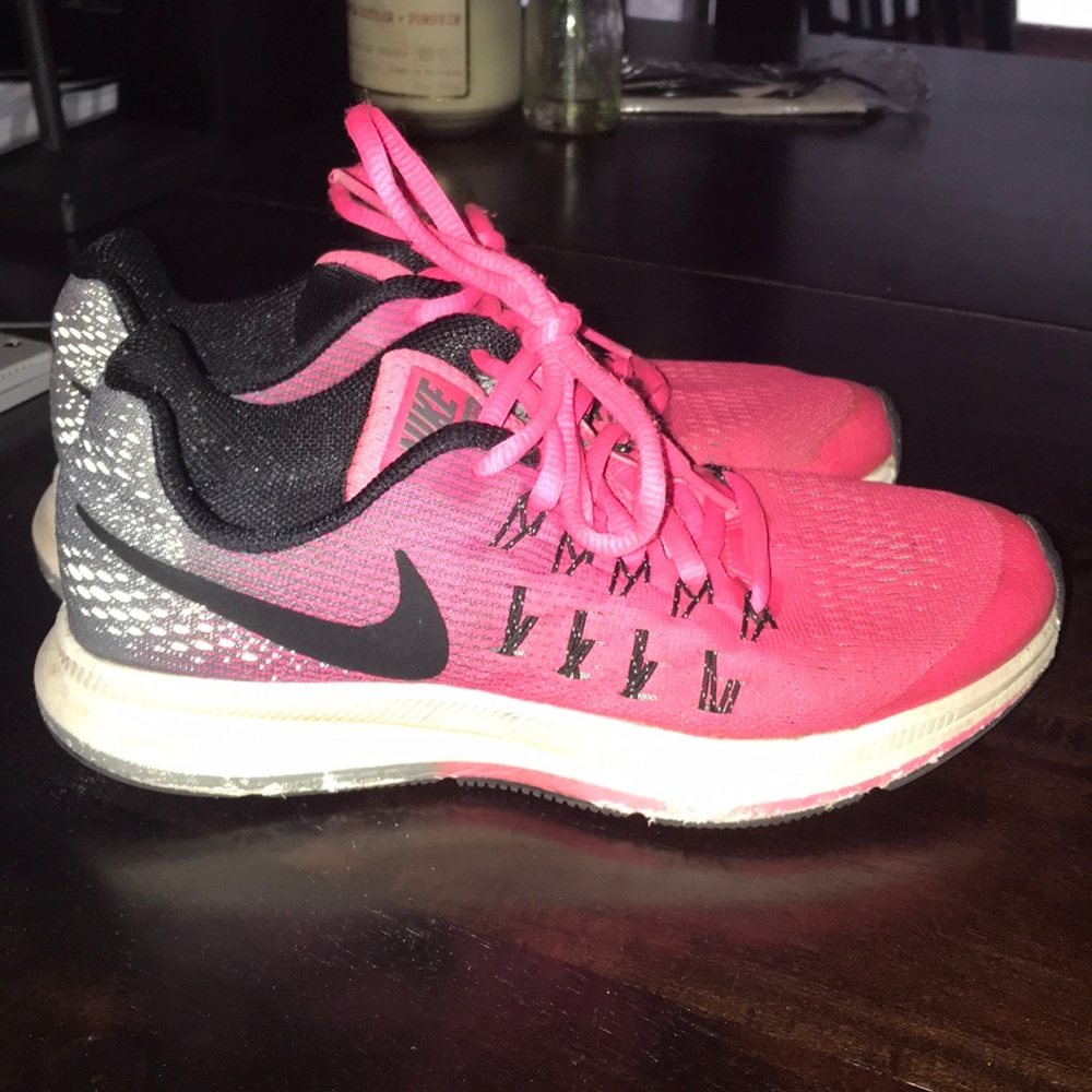 Nike Air Zoom Pegasus 33 3.5Y / Women’s 5